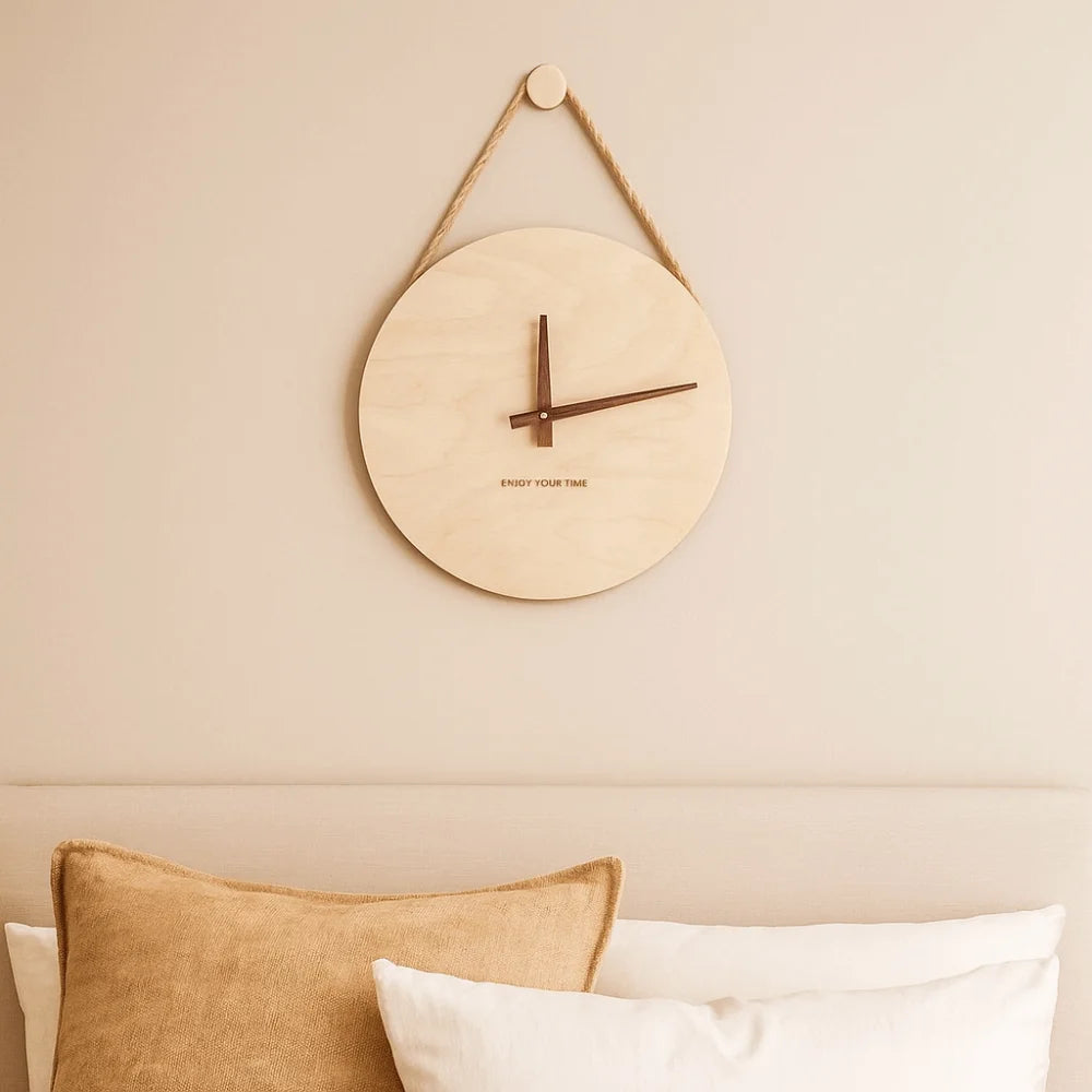 Creative Round Solid Wood Clock Hanging Minimalist Aesthetic Clock Nordic Style Wall Clock Wall Decoration